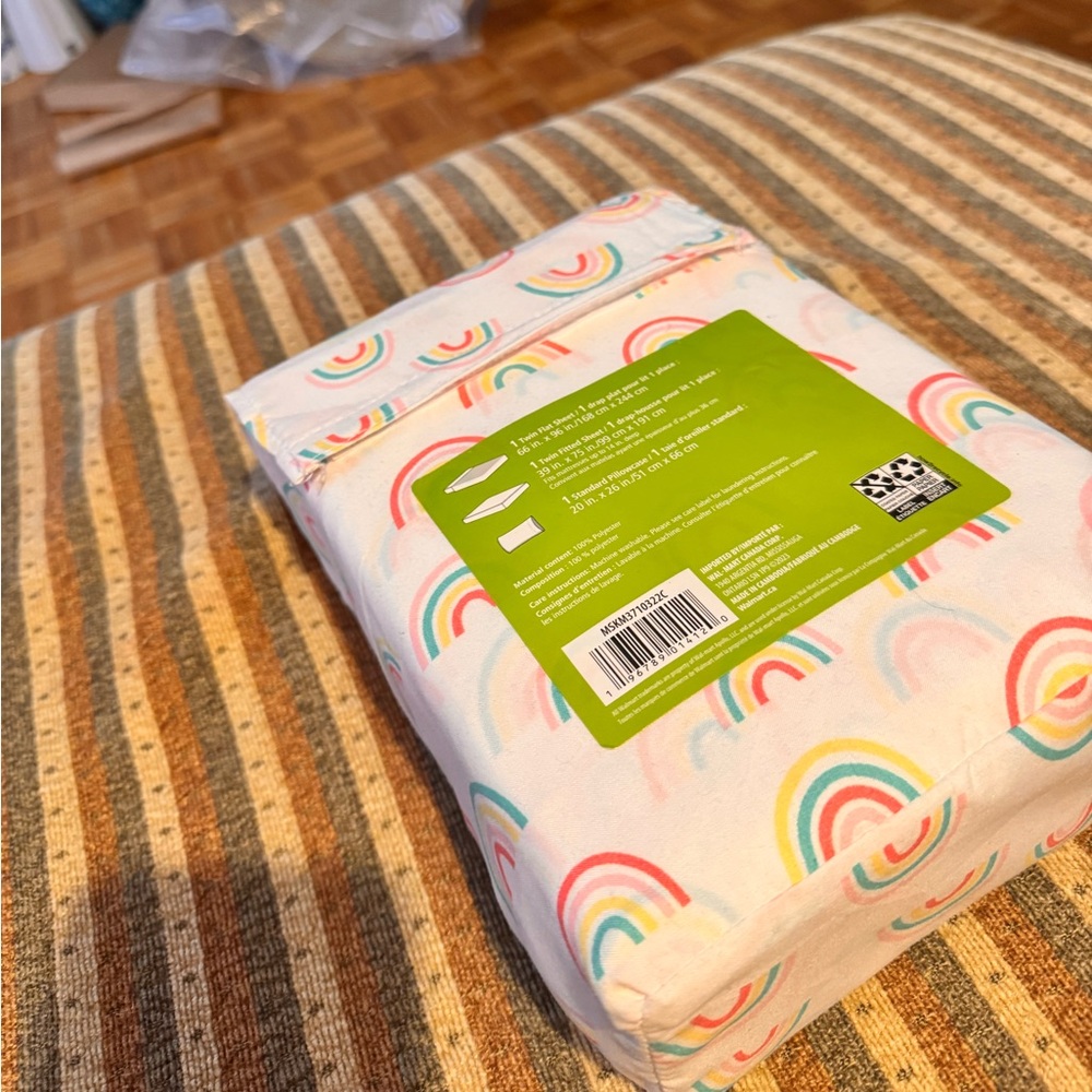 Twin sheet set